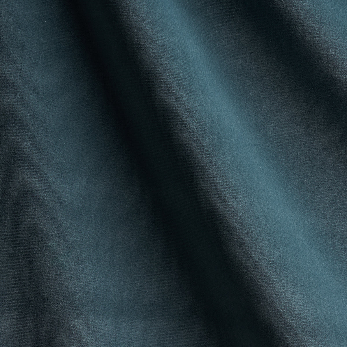 GAINSBOROUGH VELVET CERULEAN