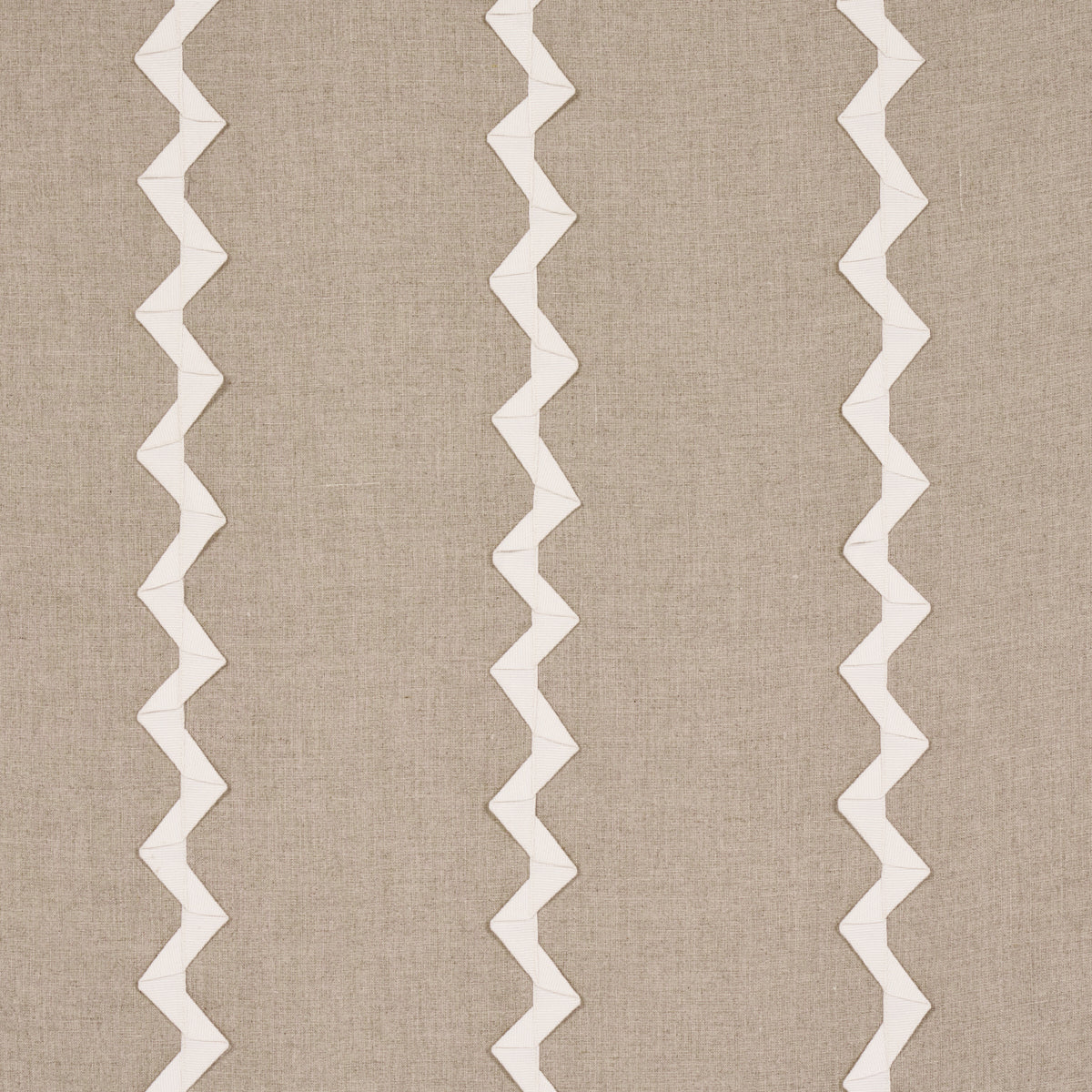 LAZARE APPLIQUÌä IVORY ON NATURAL