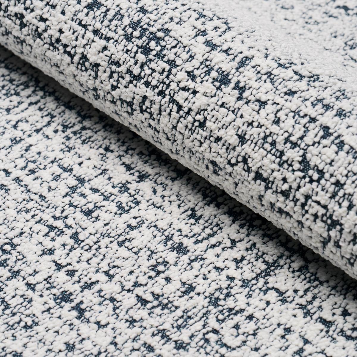 ZUZU INDOOR/OUTDOOR WHITE ON NAVY