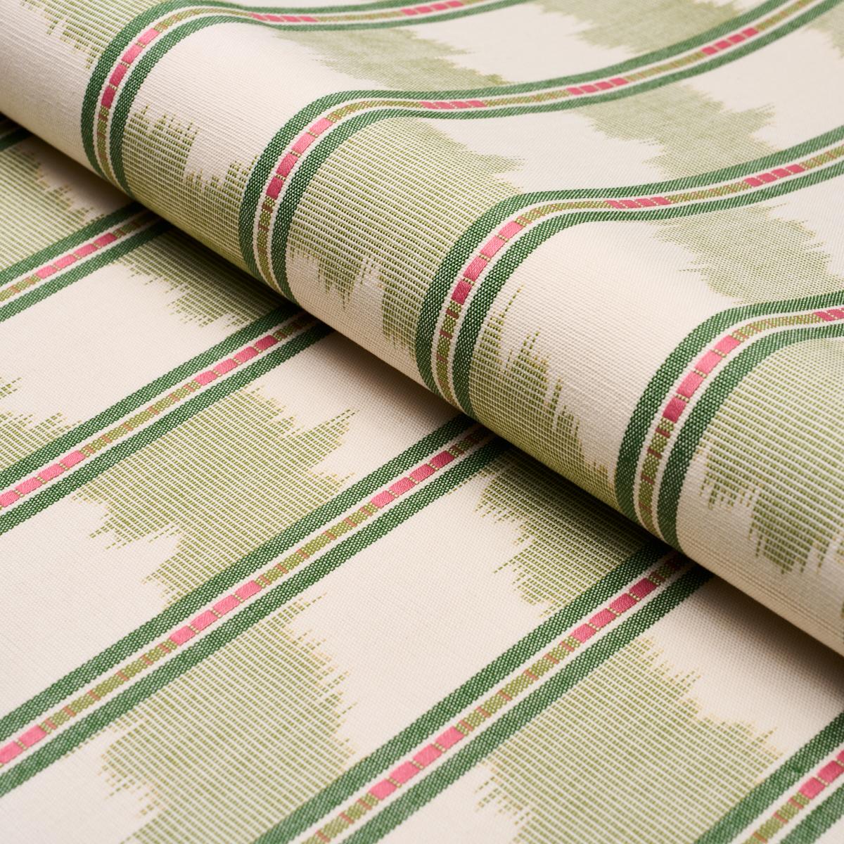 FAYE IKAT LEAF