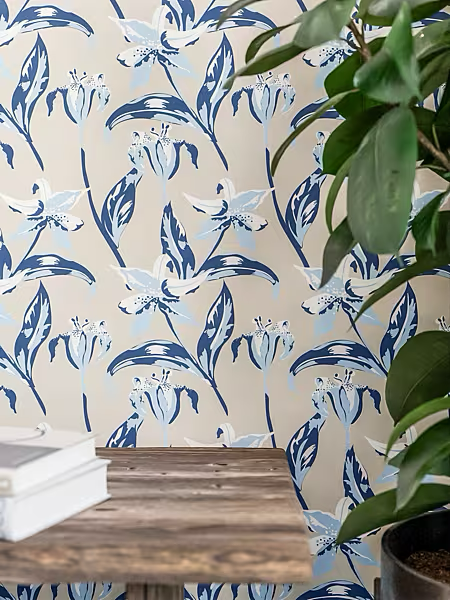 AOC W07vl Emma 4 Navy Wallpaper | Atlanta Fabrics